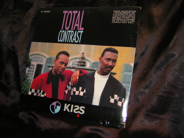 Total Contrast - Kiss
